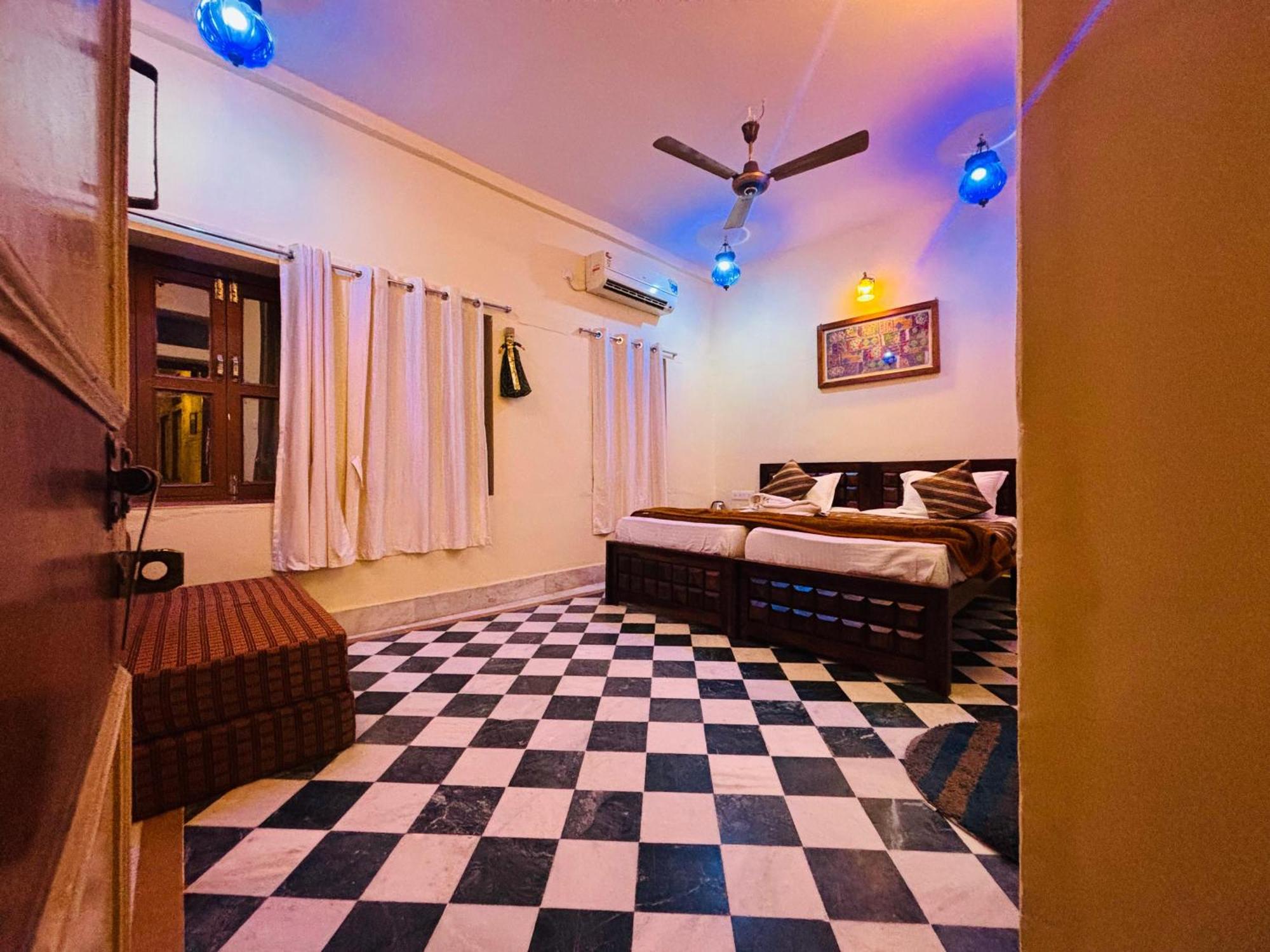 Hotel Renuka Джайсалмер Екстер'єр фото